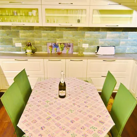 Berberi Apartament *